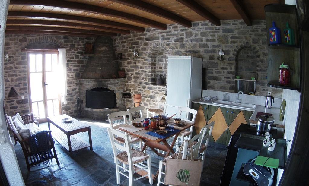 Krotiri Arokaria Hideaway Suites חדר תמונה