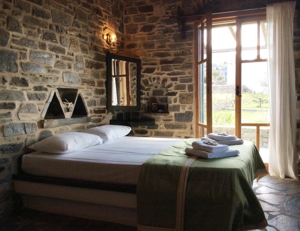 Krotiri Arokaria Hideaway Suites חדר תמונה