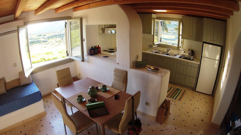 Krotiri Arokaria Hideaway Suites חדר תמונה